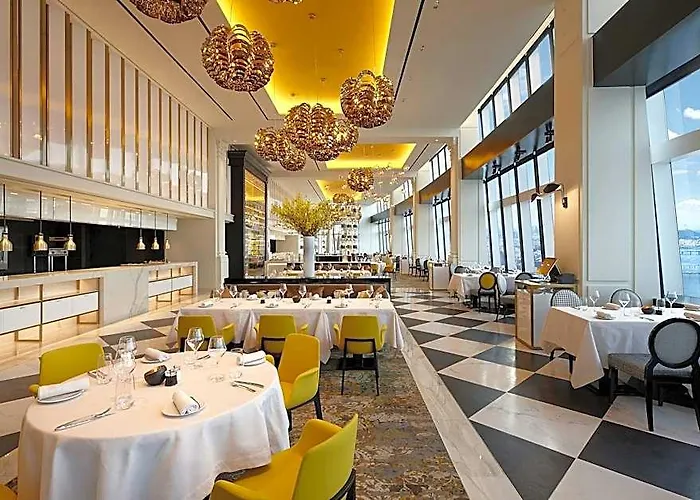 Hotel Signiel 5*
